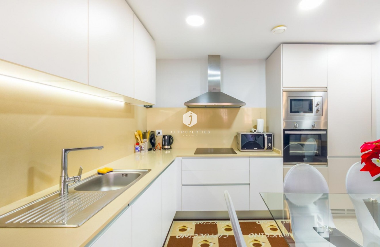 Segunda mano - Apartamento / piso -
Torrevieja - Estacion de autobuses