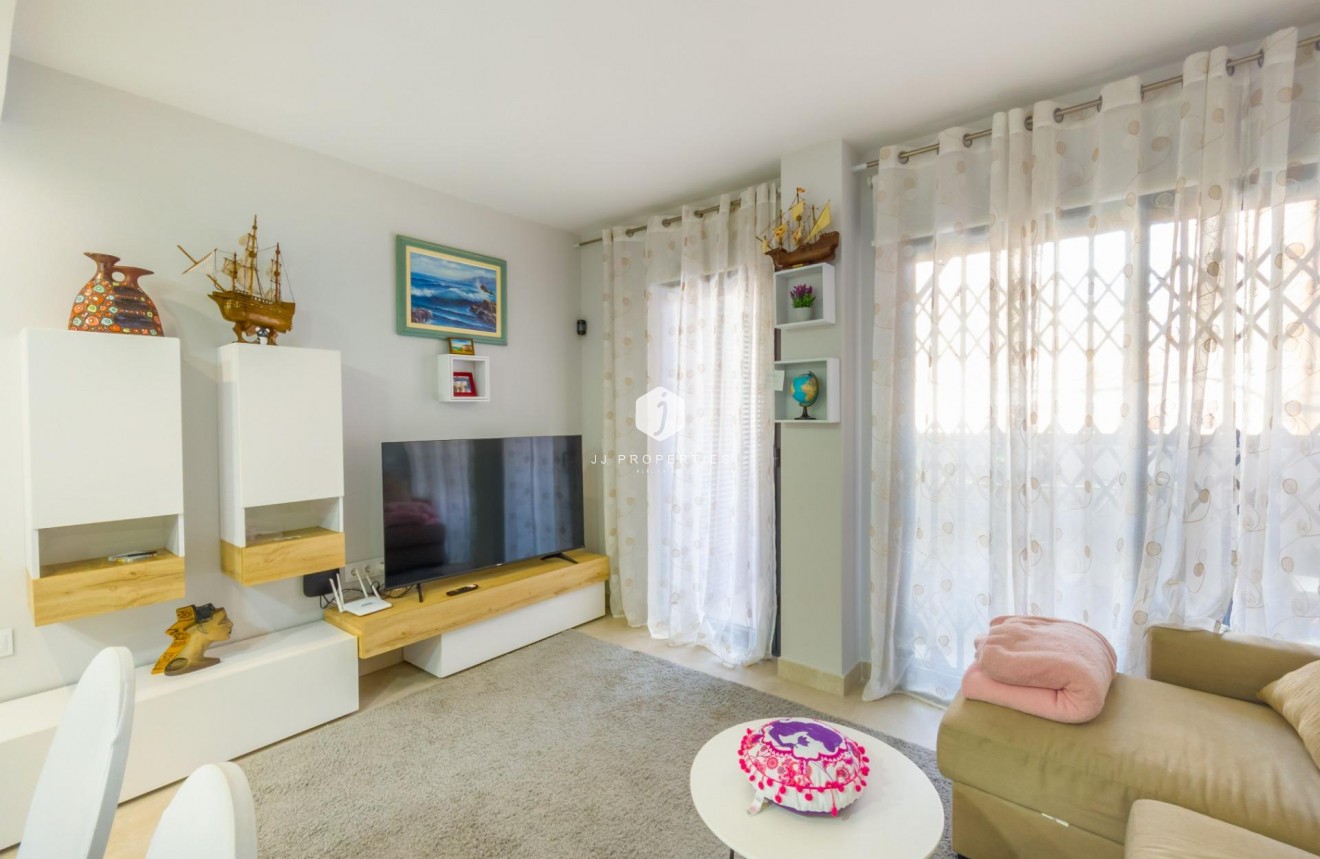 Segunda mano - Apartamento / piso -
Torrevieja - Estacion de autobuses