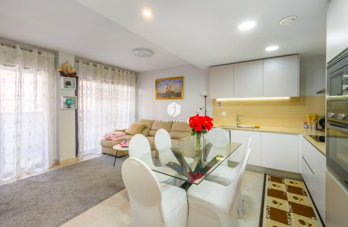 Segunda mano - Apartamento / piso -
Torrevieja - Estacion de autobuses