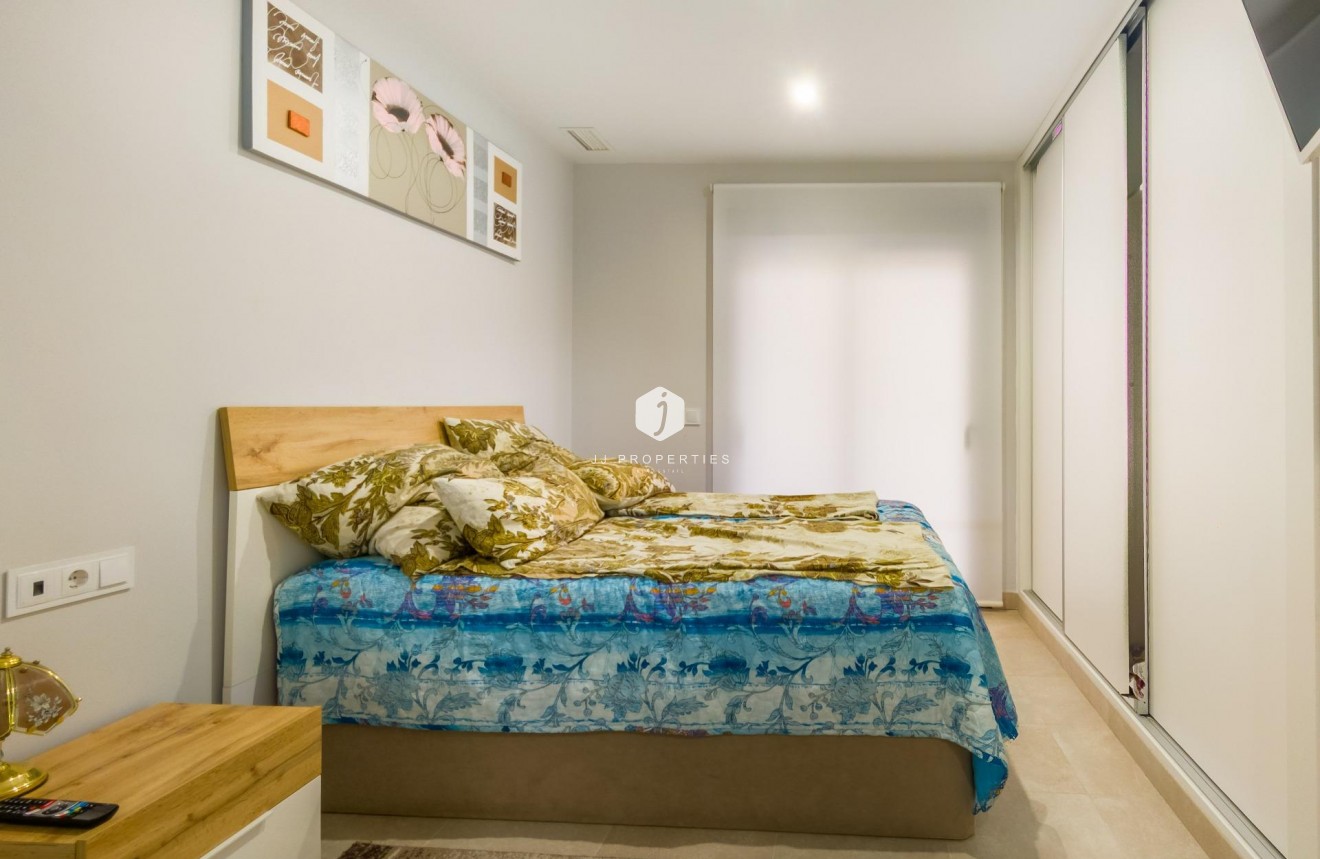 Segunda mano - Apartamento / piso -
Torrevieja - Estacion de autobuses