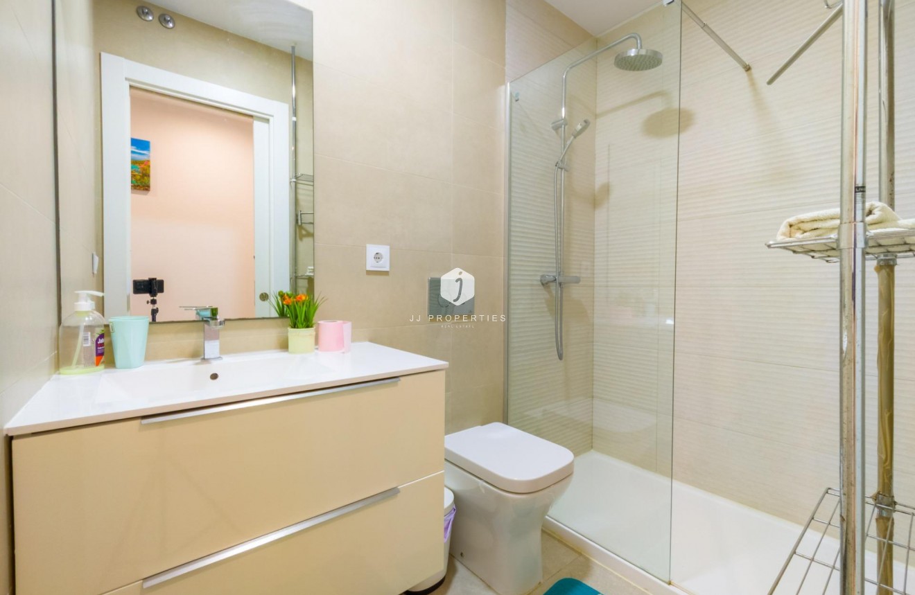Segunda mano - Apartamento / piso -
Torrevieja - Estacion de autobuses