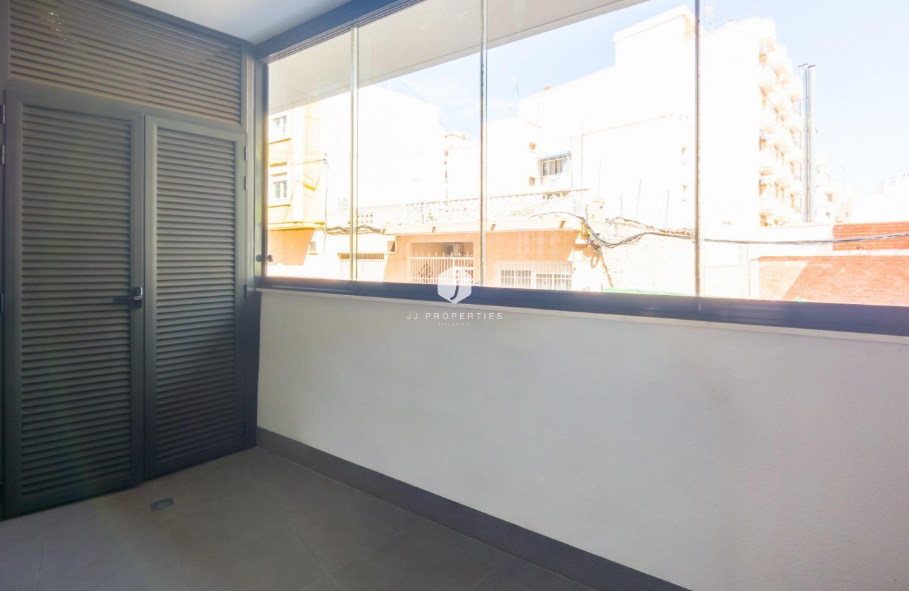 Segunda mano - Apartamento / piso -
Torrevieja - Estacion de autobuses