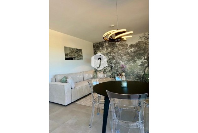 Resale - Apartment / flat -
Dehesa de Campoamor - Costa Blanca