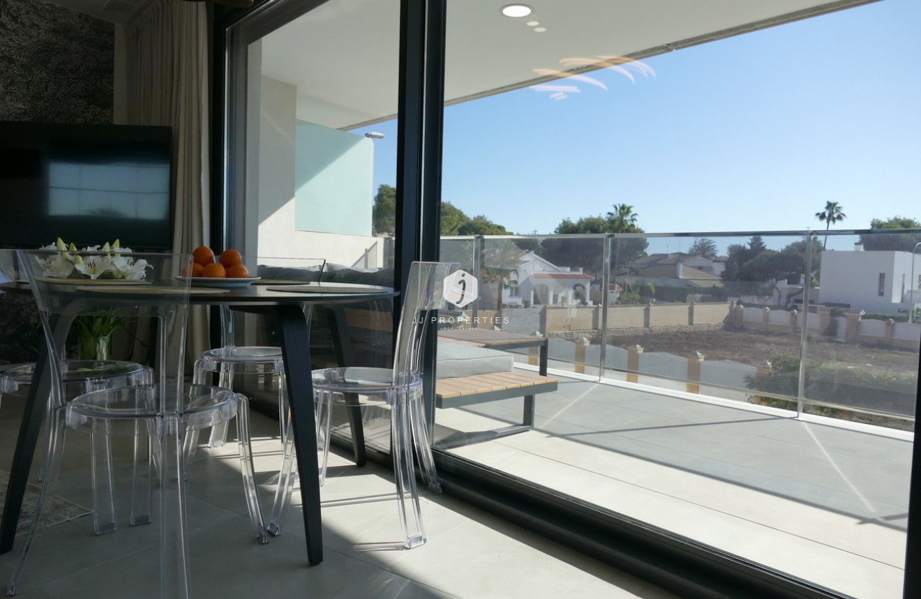 Resale - Apartment / flat -
Dehesa de Campoamor - Costa Blanca