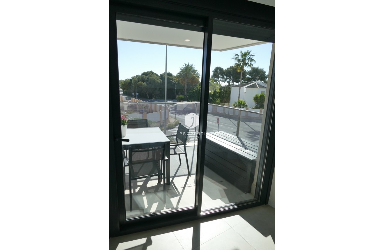 Resale - Apartment / flat -
Dehesa de Campoamor - Costa Blanca