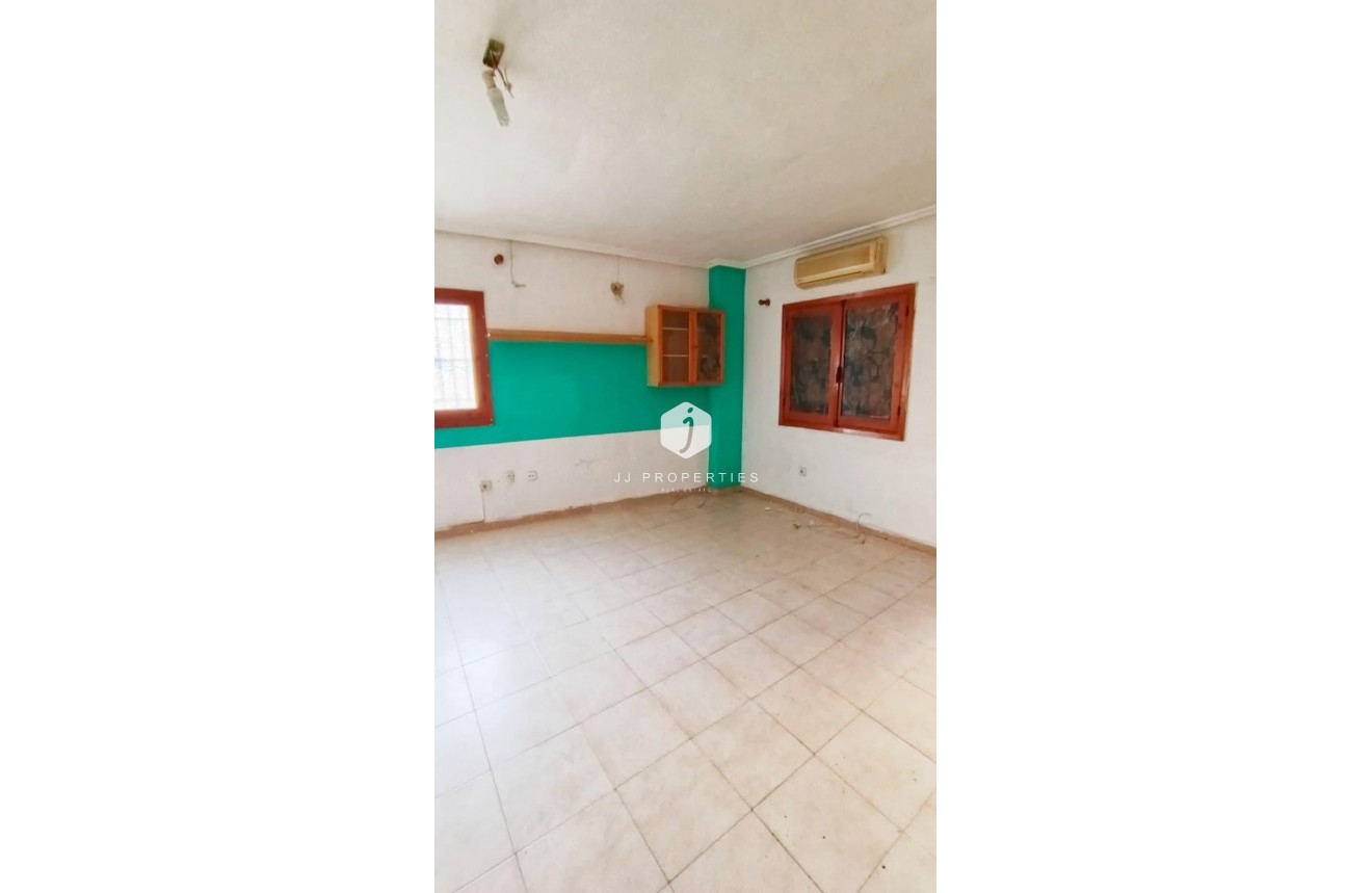 Segunda mano - Apartamento / piso -
Torrevieja - Centro