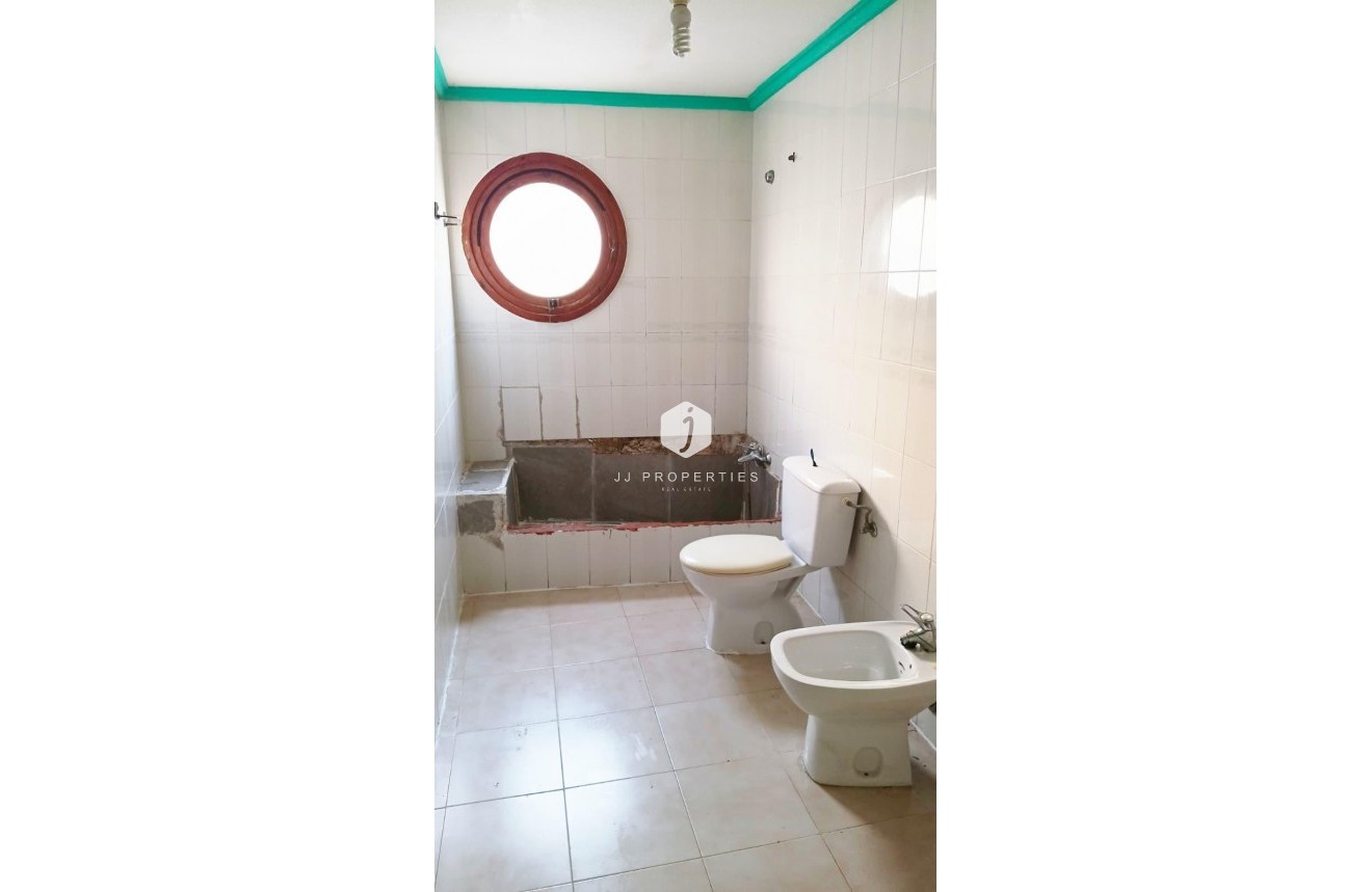Segunda mano - Apartamento / piso -
Torrevieja - Centro