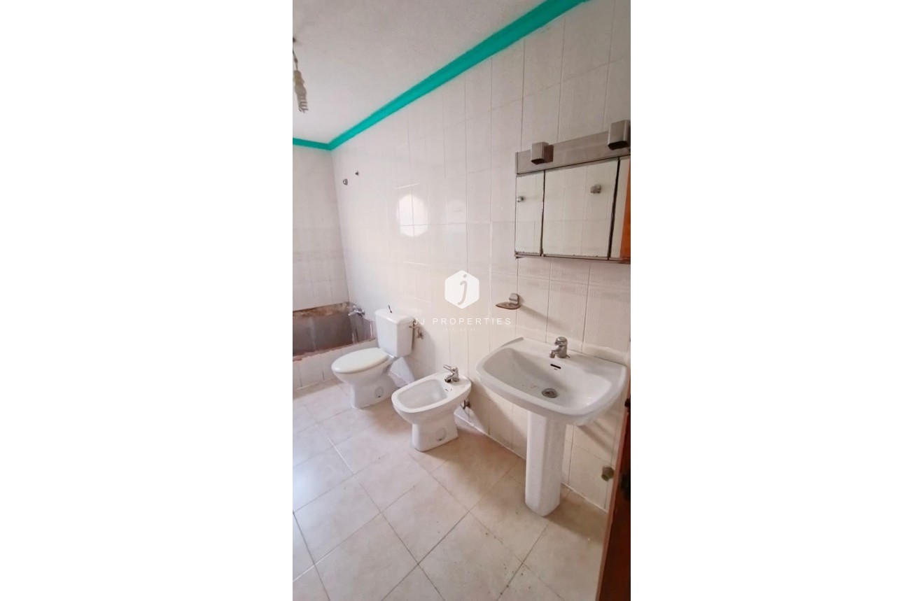 Segunda mano - Apartamento / piso -
Torrevieja - Centro