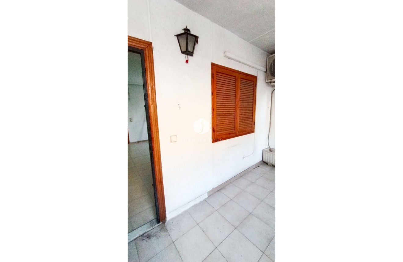 Segunda mano - Apartamento / piso -
Torrevieja - Centro