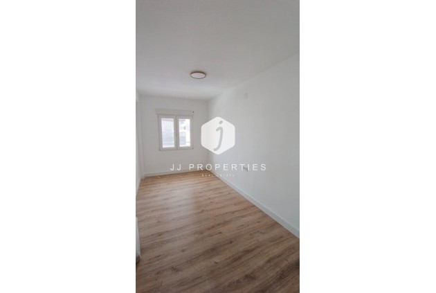 Resale - Apartment / flat -
Torrevieja - Centro