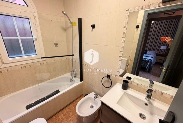 Resale - Chalet -
Orihuela Costa - Villamartín