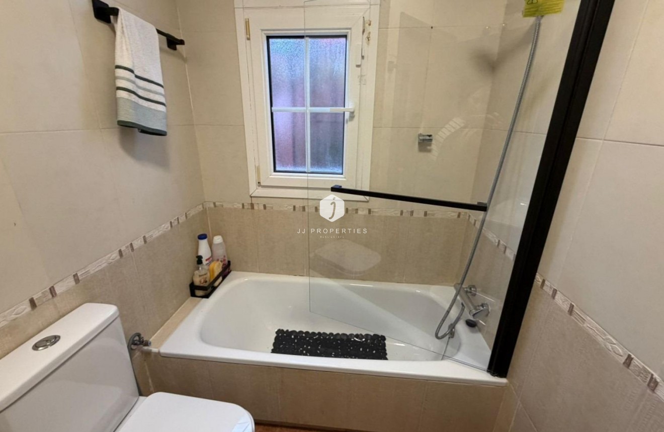 Resale - Chalet -
Orihuela Costa - Villamartín