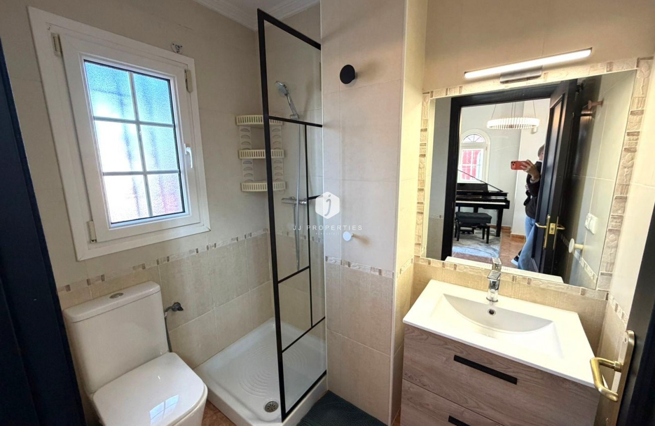 Resale - Chalet -
Orihuela Costa - Villamartín