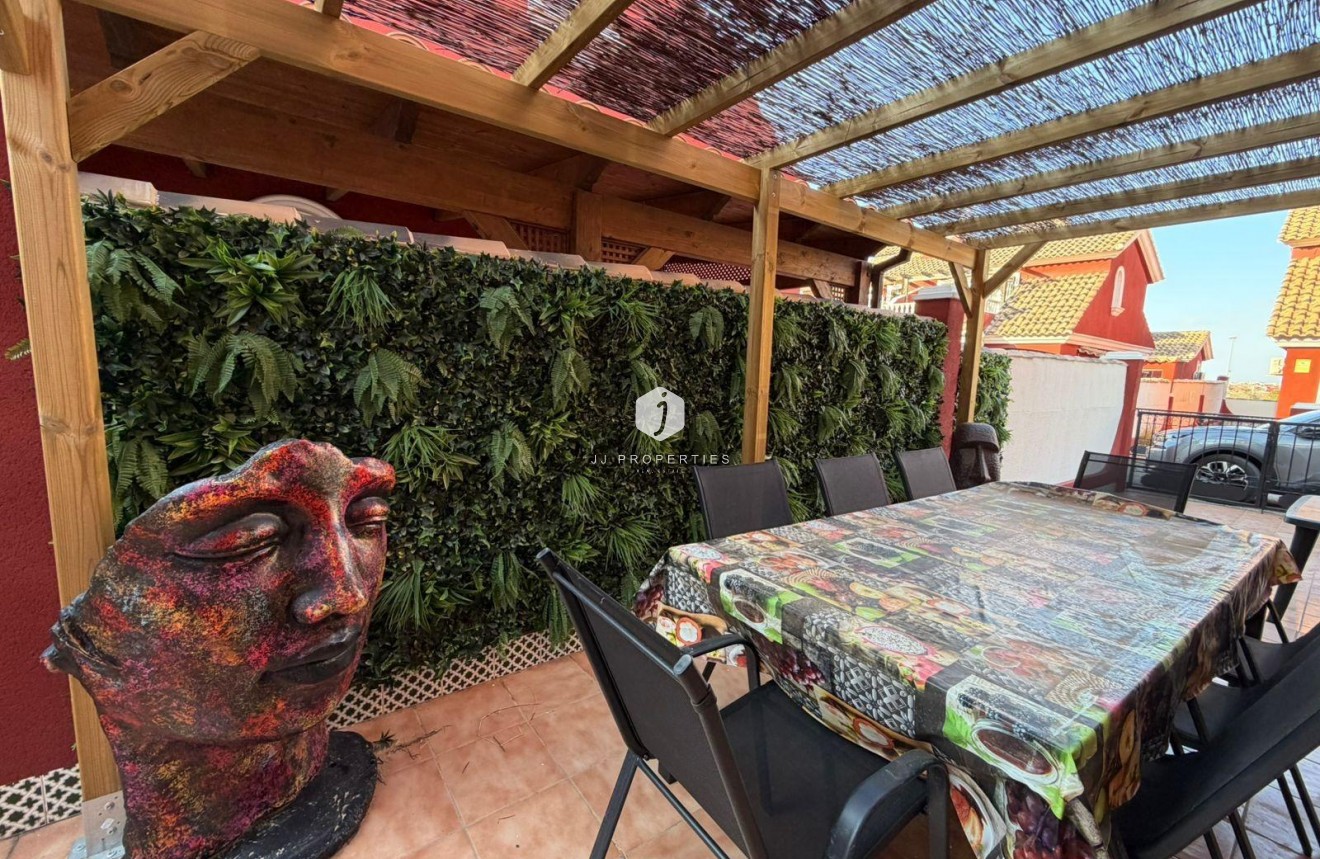 Resale - Chalet -
Orihuela Costa - Villamartín