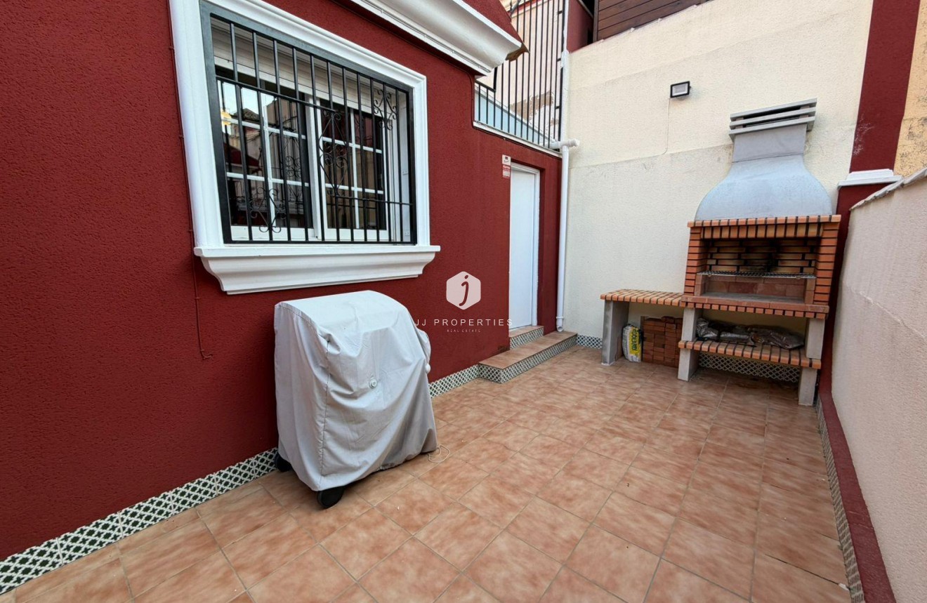 Resale - Chalet -
Orihuela Costa - Villamartín