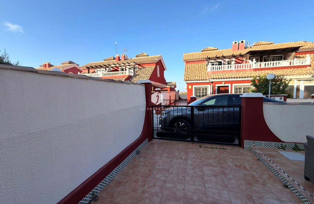 Resale - Chalet -
Orihuela Costa - Villamartín