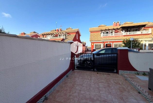 Resale - Chalet -
Orihuela Costa - Villamartín
