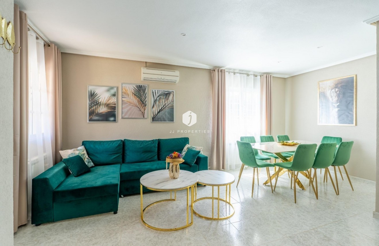 Resale - Villa -
Torrevieja - Los Balcones - Los Altos del Edén