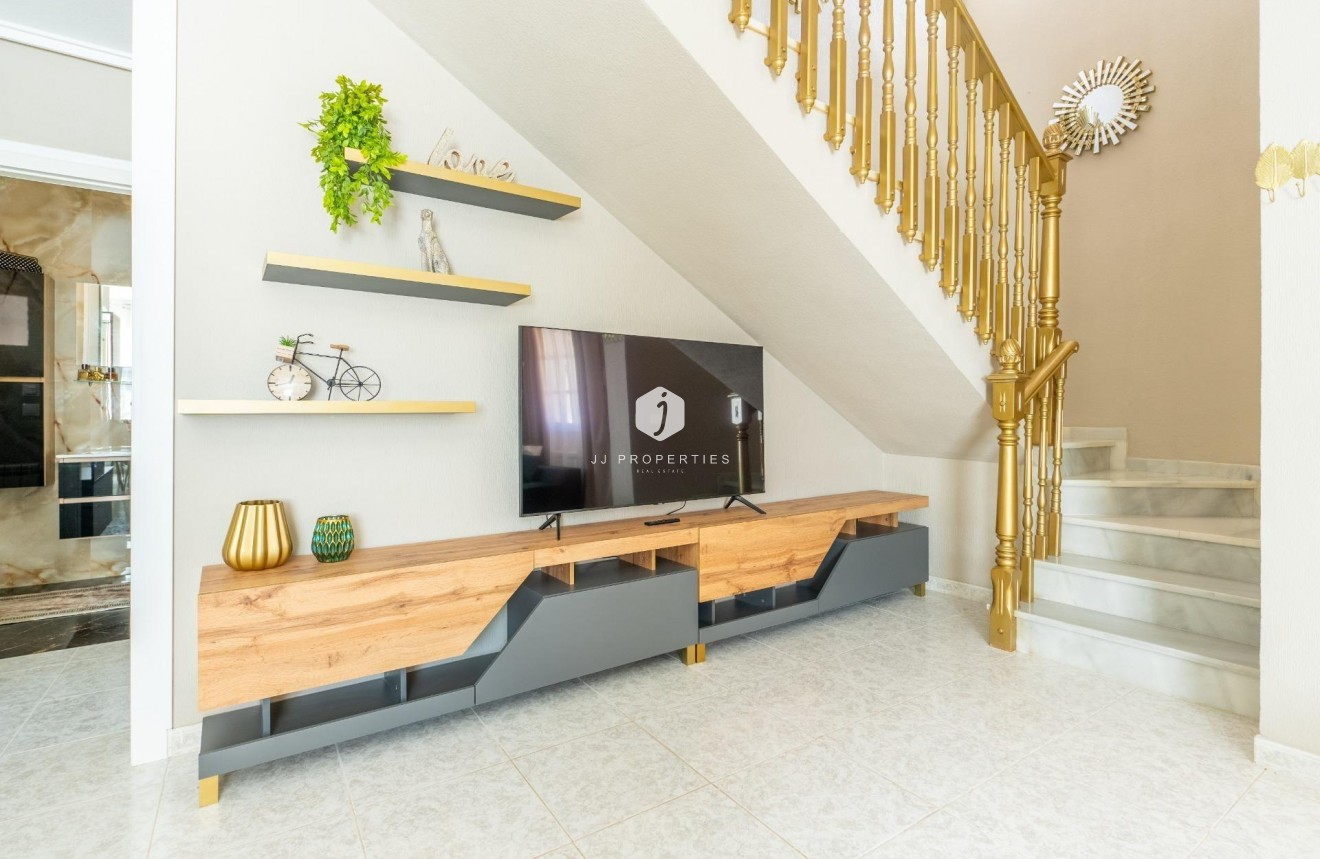 Resale - Villa -
Torrevieja - Los Balcones - Los Altos del Edén
