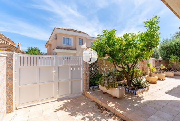 Resale - Villa -
Torrevieja - Los Balcones - Los Altos del Edén