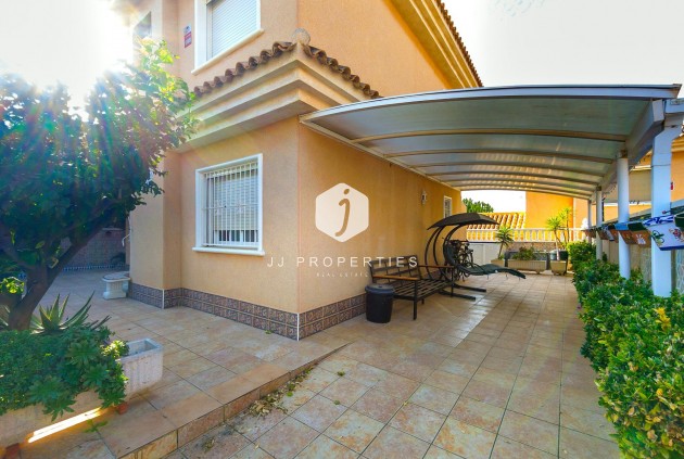 Resale - Villa -
Torrevieja - Los Balcones - Los Altos del Edén