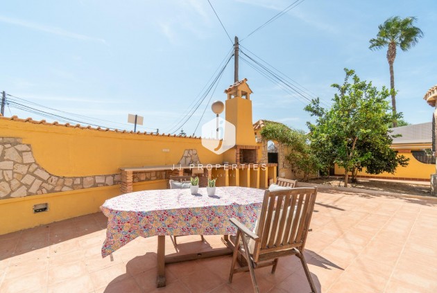 Resale - Chalet -
Orihuela Costa - Los Almendros-la Florida