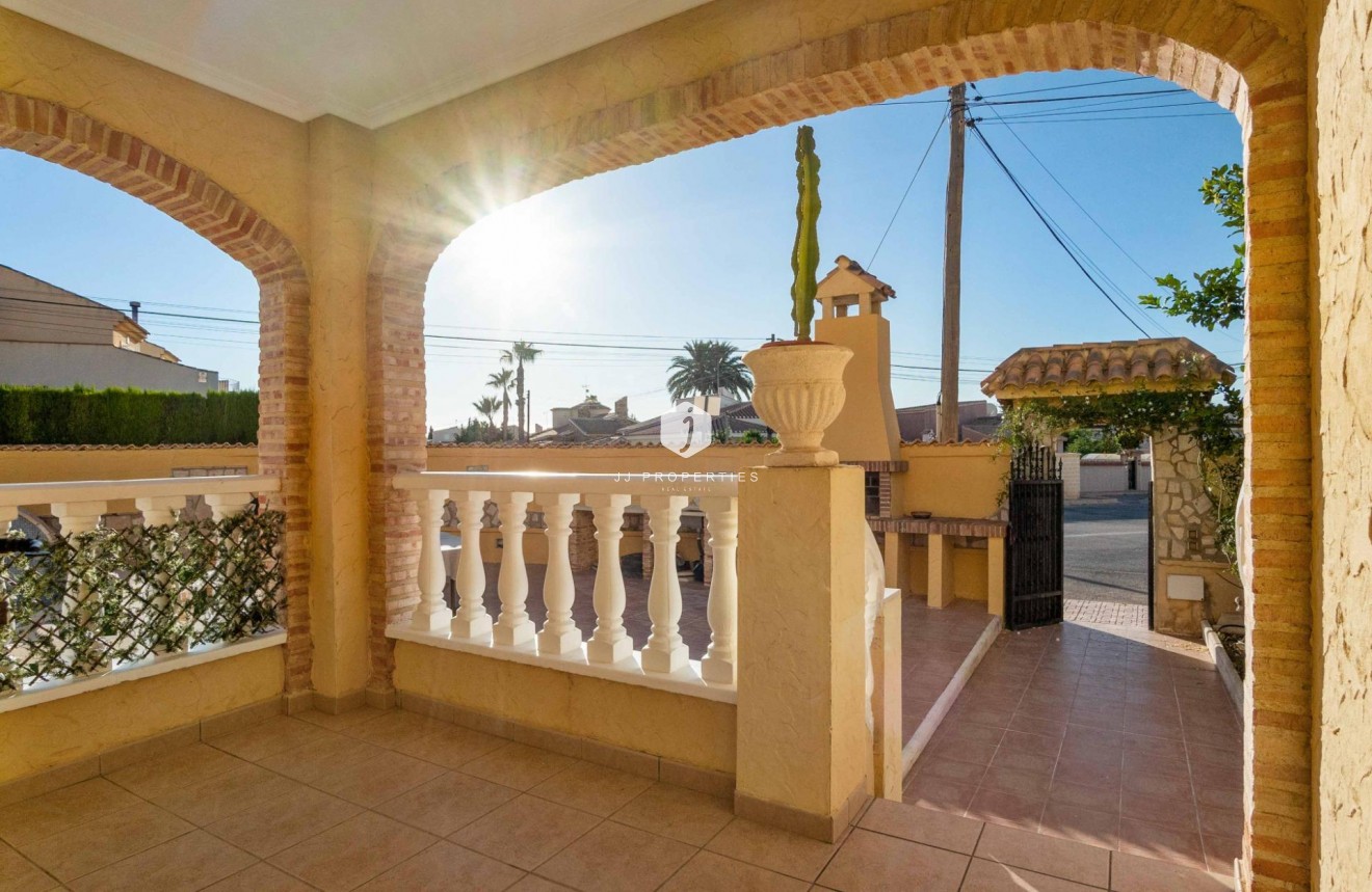 Resale - Chalet -
Orihuela Costa - Los Almendros-la Florida