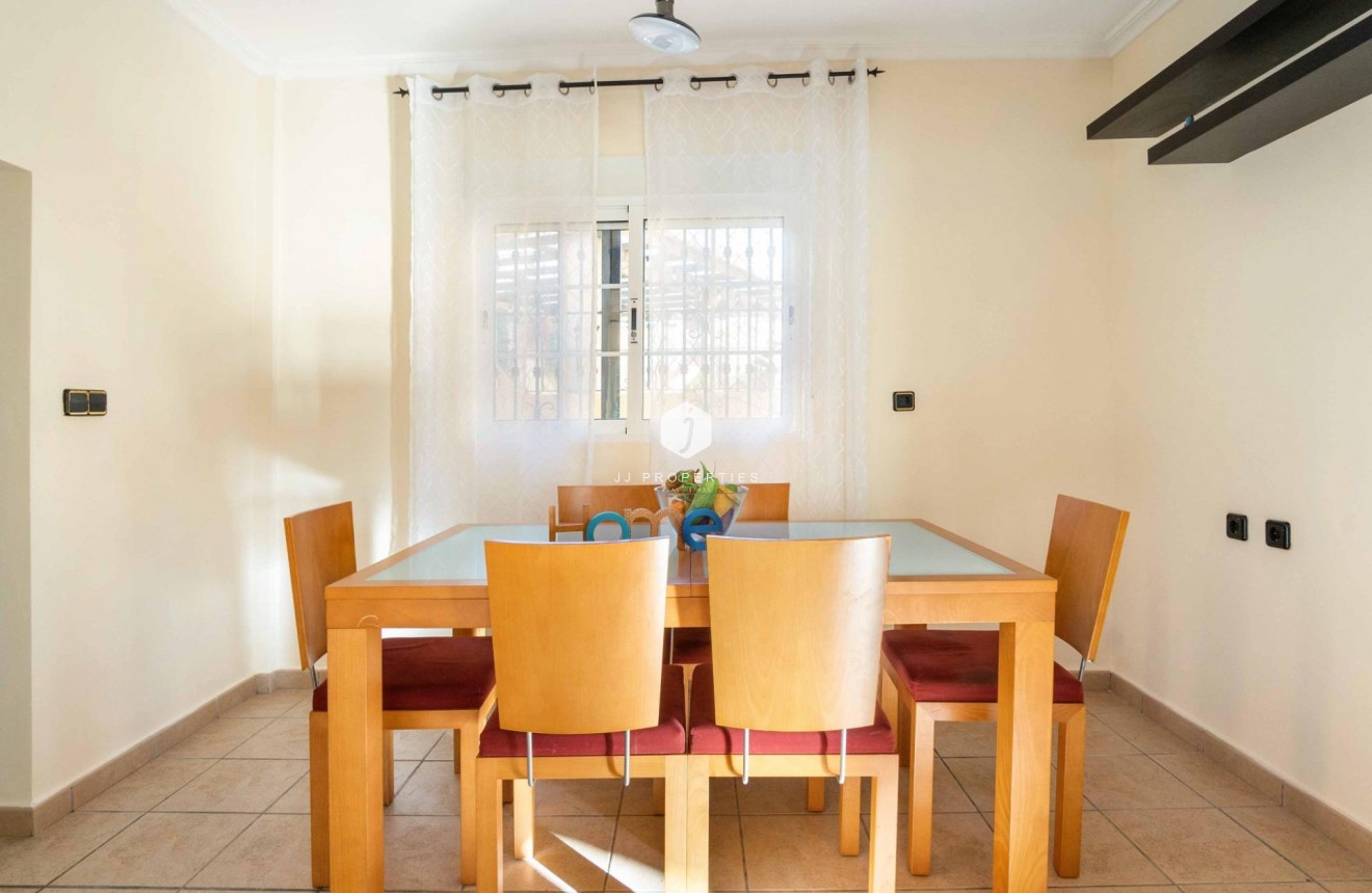 Resale - Chalet -
Orihuela Costa - Los Almendros-la Florida