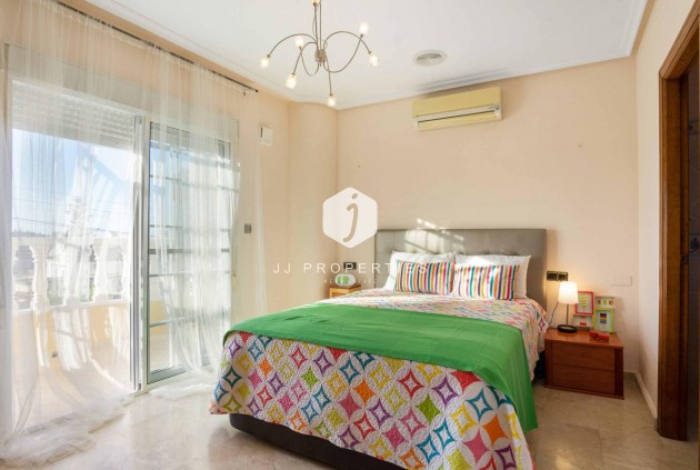 Resale - Chalet -
Orihuela Costa - Los Almendros-la Florida