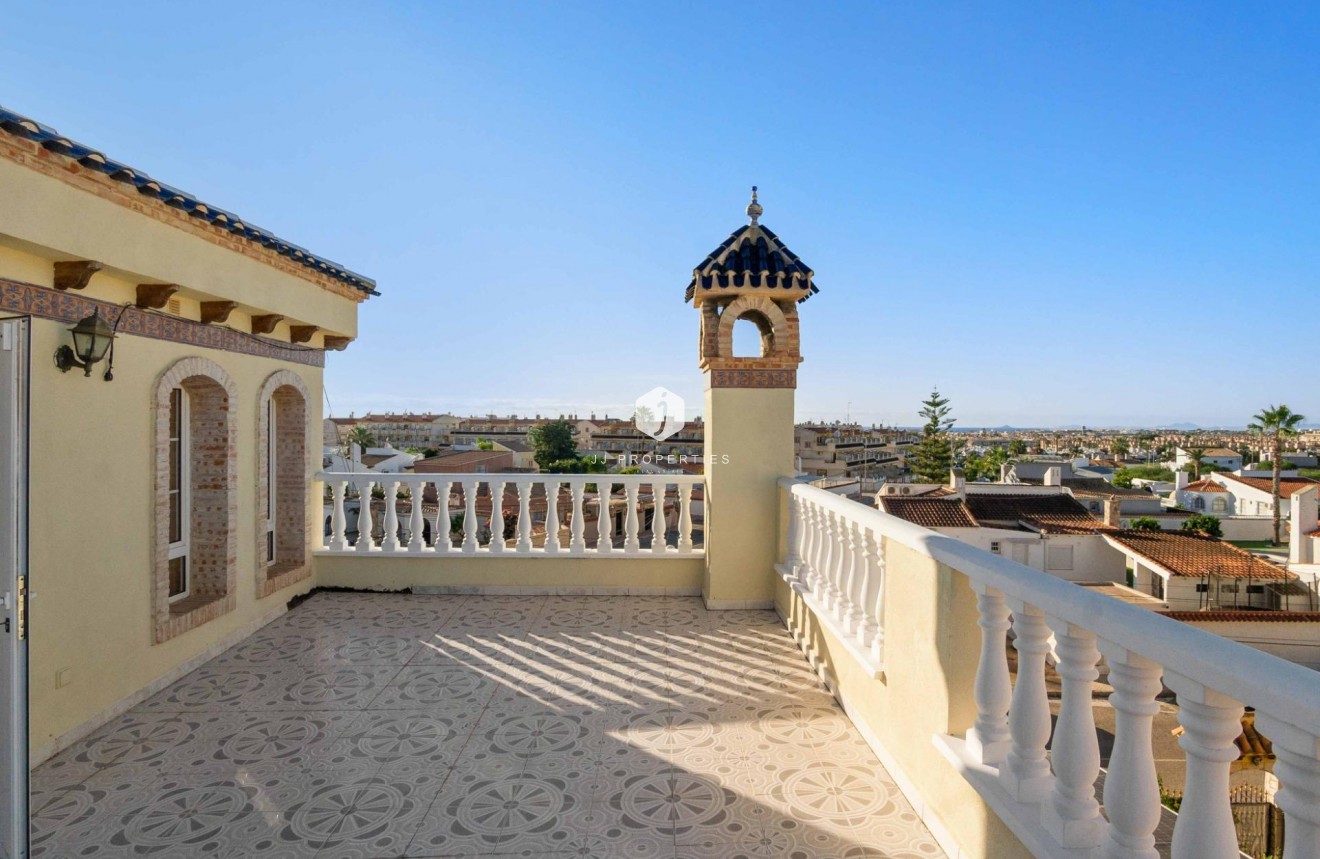 Resale - Chalet -
Orihuela Costa - Los Almendros-la Florida