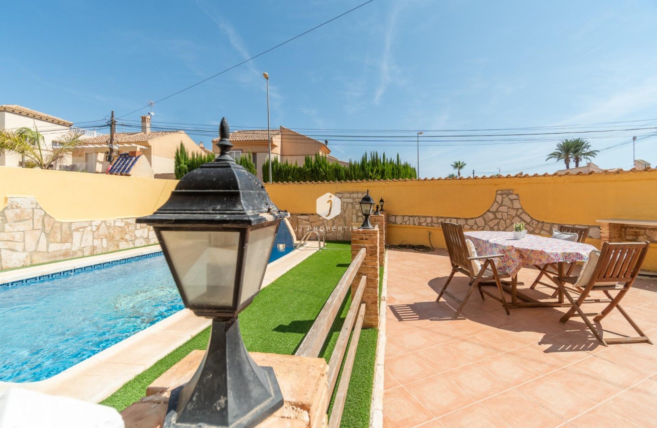 Resale - Chalet -
Orihuela Costa - Los Almendros-la Florida