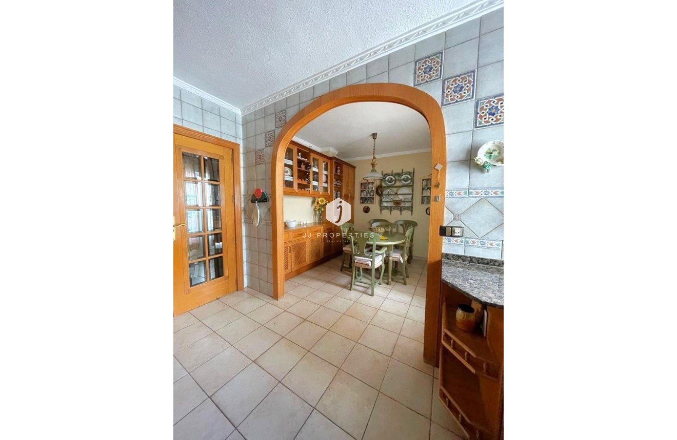 Resale - Apartment / flat -
Torrevieja - Estacion de autobuses
