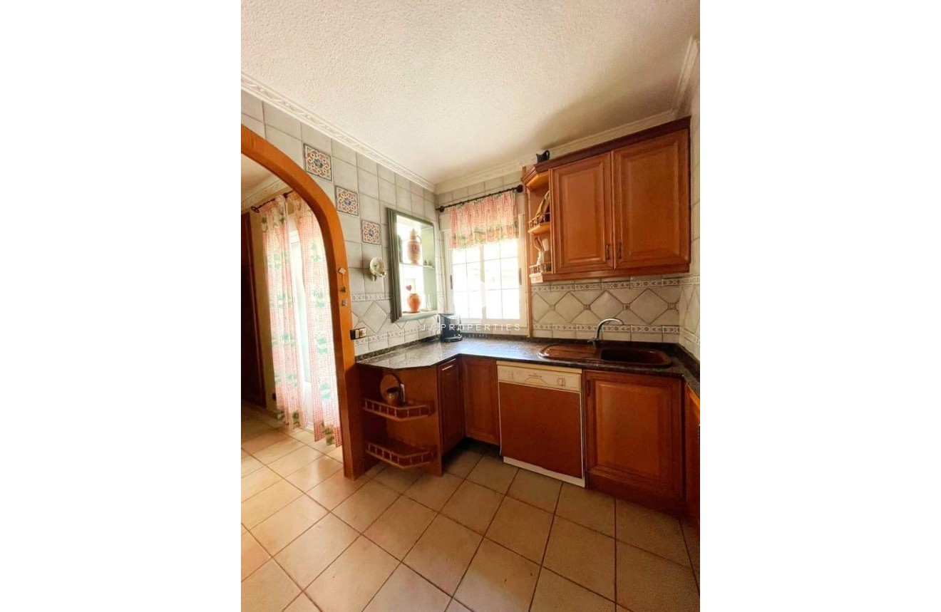 Resale - Apartment / flat -
Torrevieja - Estacion de autobuses