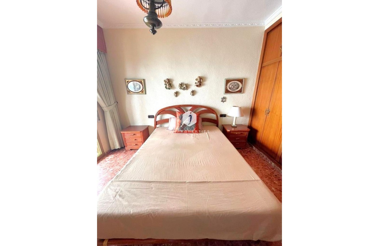 Resale - Apartment / flat -
Torrevieja - Estacion de autobuses
