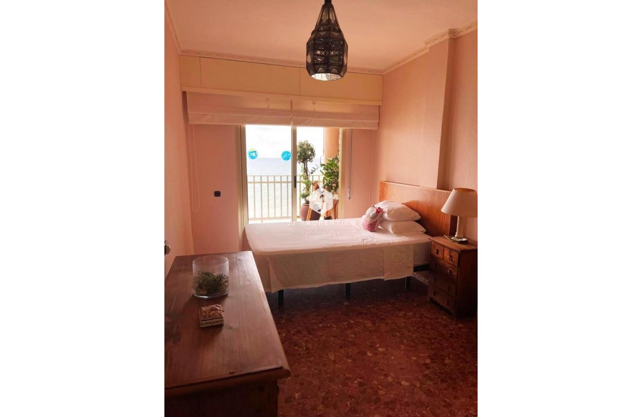 Resale - Apartment / flat -
Torrevieja - Estacion de autobuses