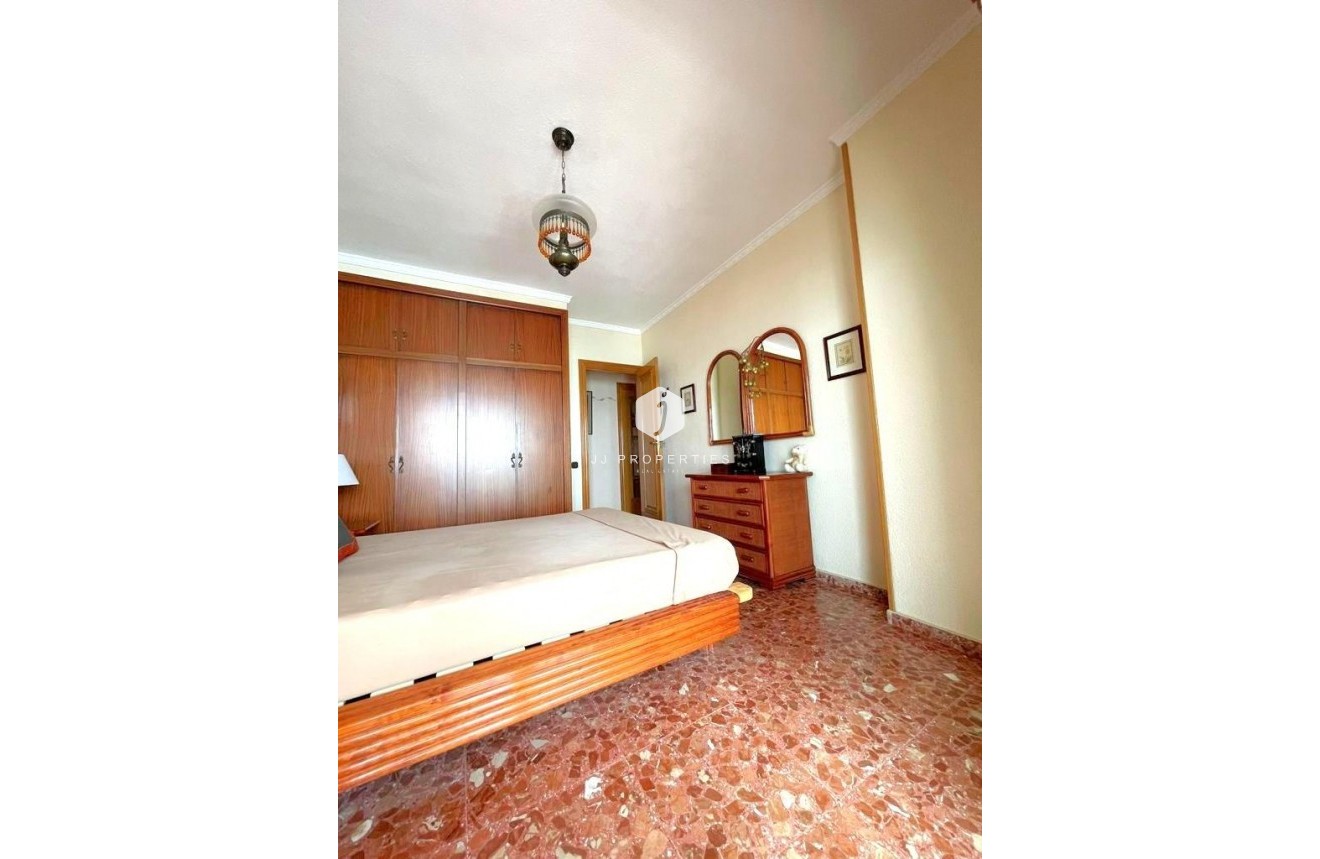 Resale - Apartment / flat -
Torrevieja - Estacion de autobuses