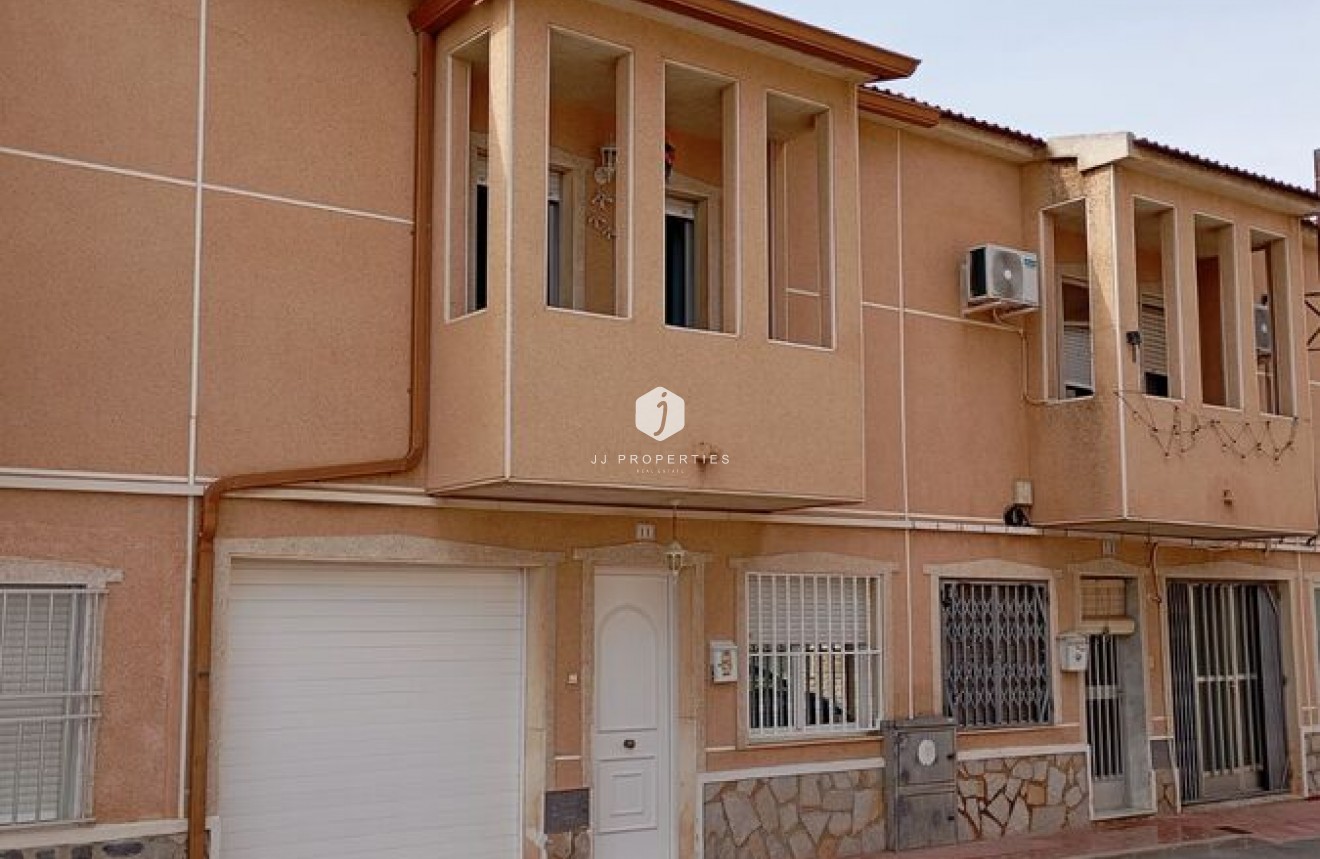 Z drugiej ręki - Szalet -
Daya Vieja - Costa Blanca