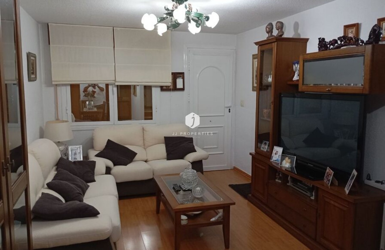Z drugiej ręki - Szalet -
Daya Vieja - Costa Blanca