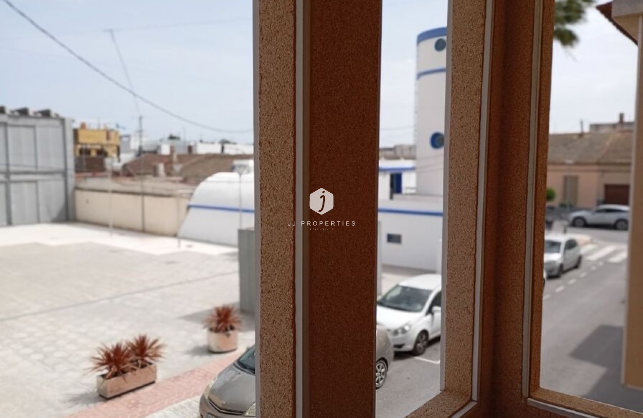Z drugiej ręki - Szalet -
Daya Vieja - Costa Blanca