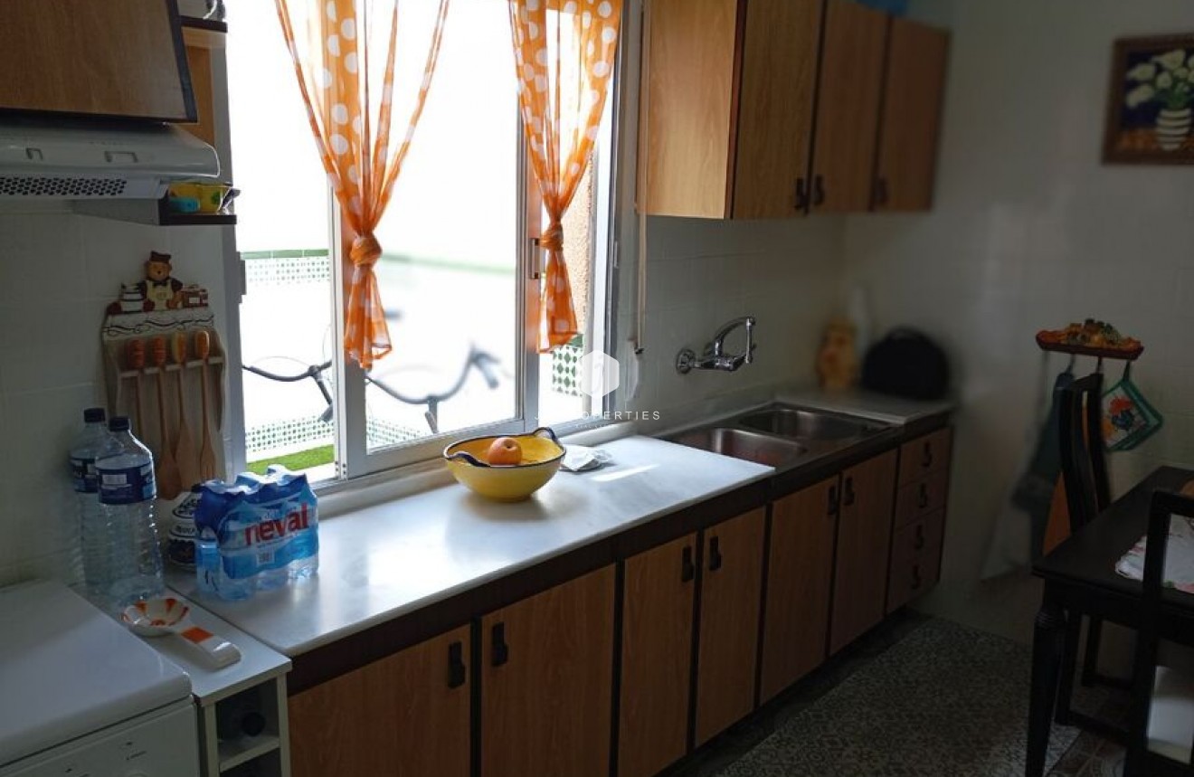 Z drugiej ręki - Szalet -
Daya Vieja - Costa Blanca