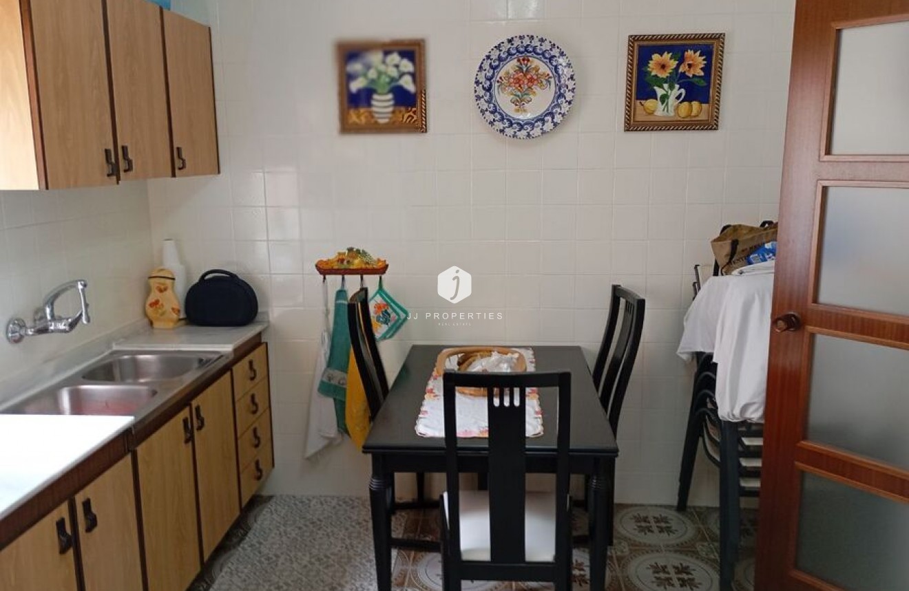 Z drugiej ręki - Szalet -
Daya Vieja - Costa Blanca