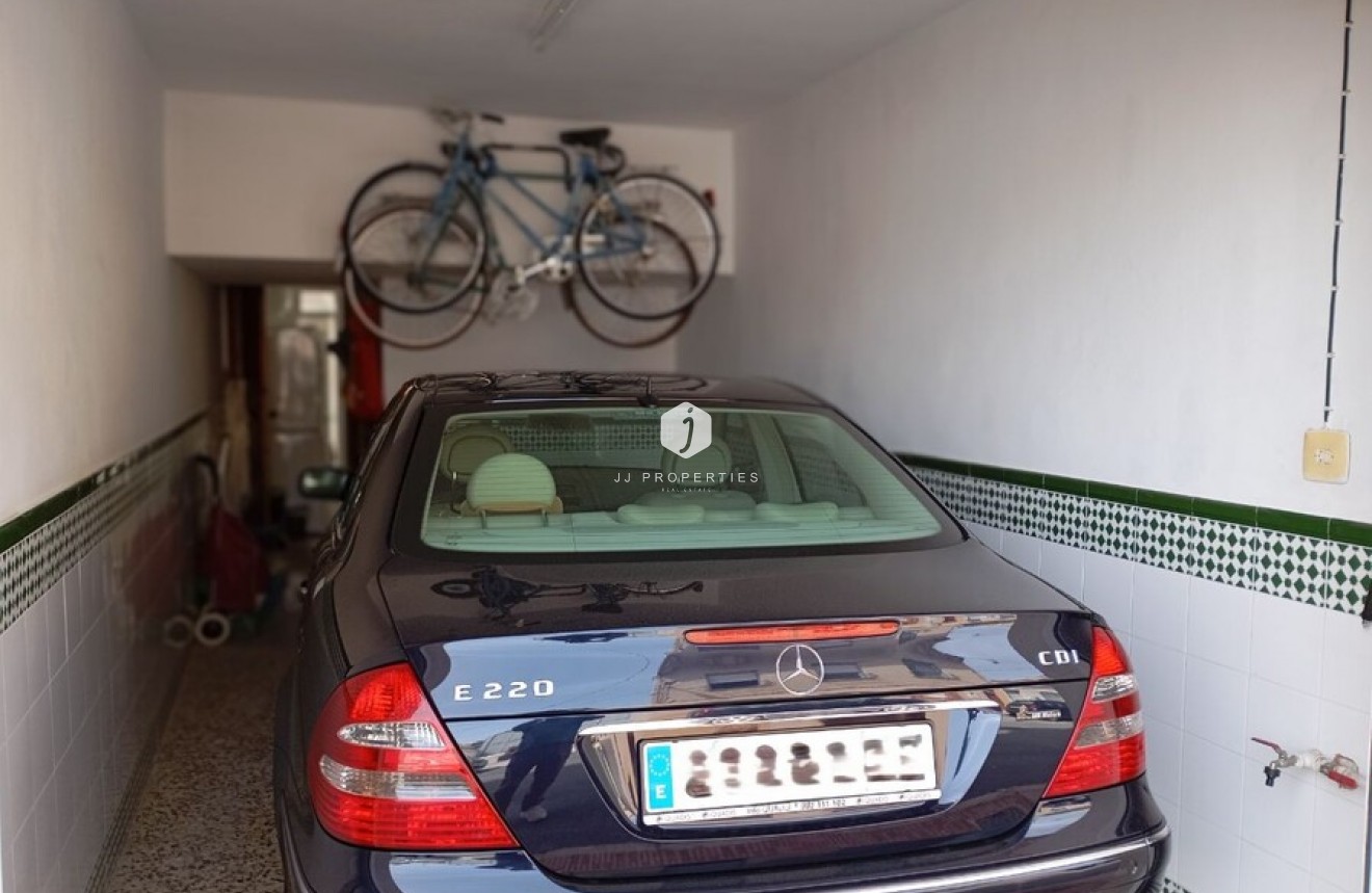 Z drugiej ręki - Szalet -
Daya Vieja - Costa Blanca