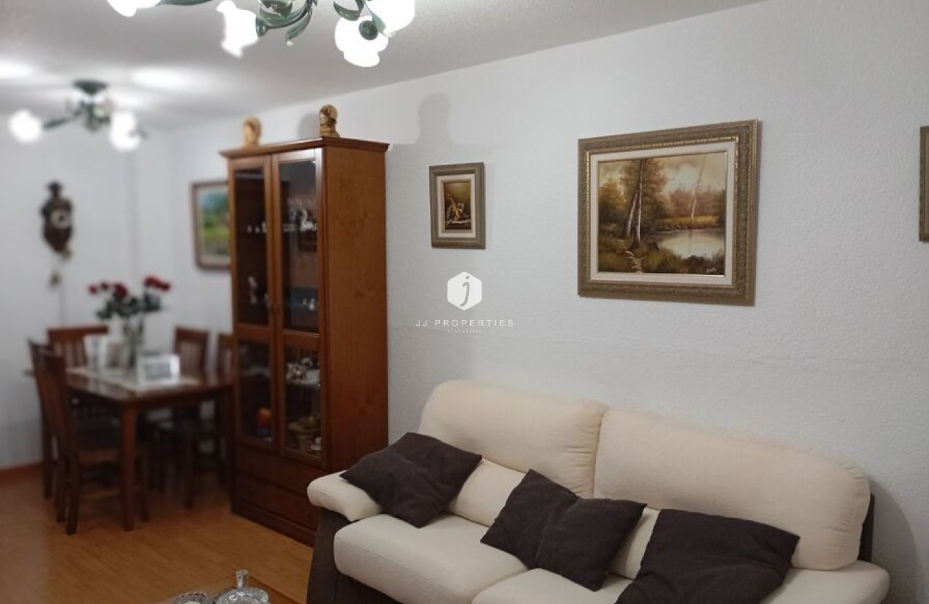 Z drugiej ręki - Szalet -
Daya Vieja - Costa Blanca