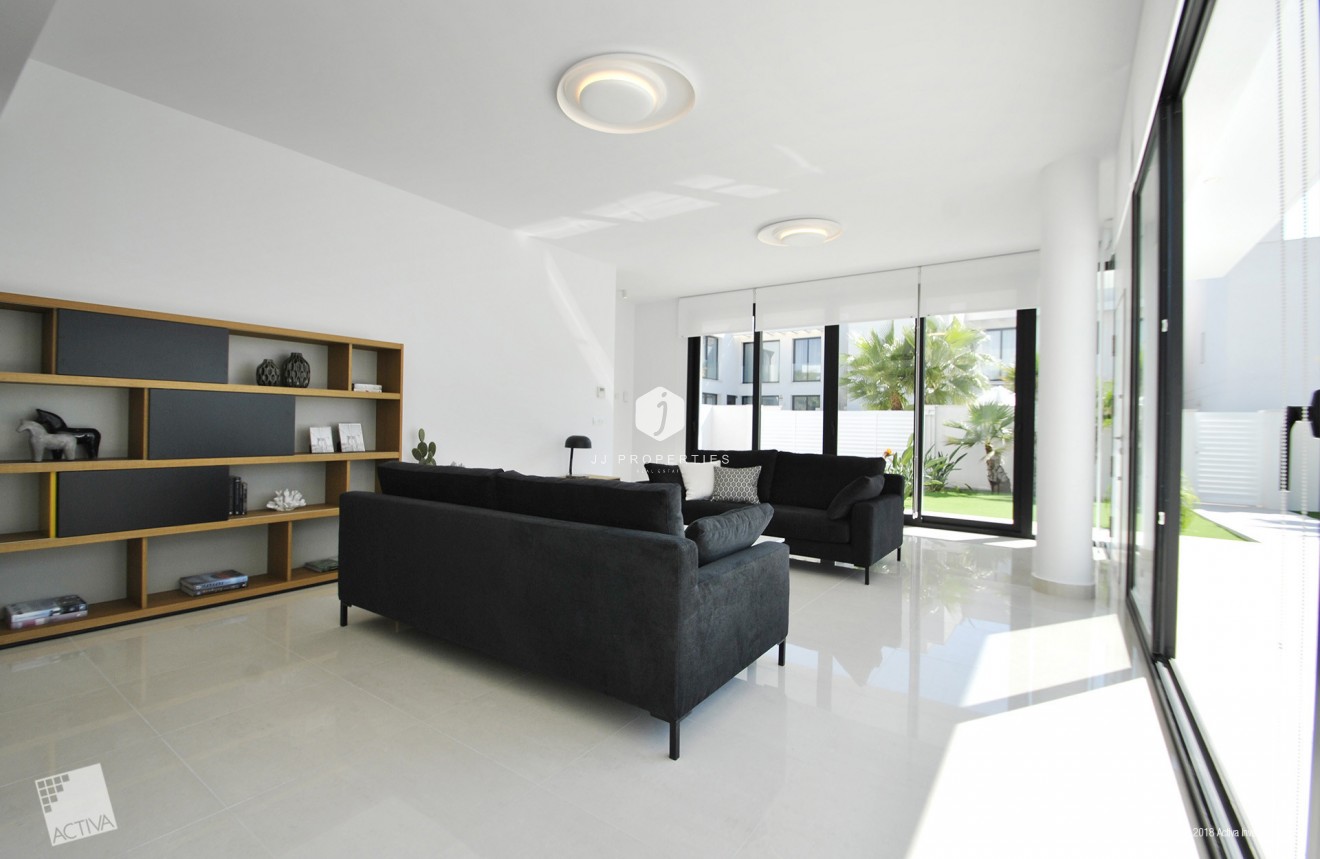 Resale - Villa -
Rojales - Inland