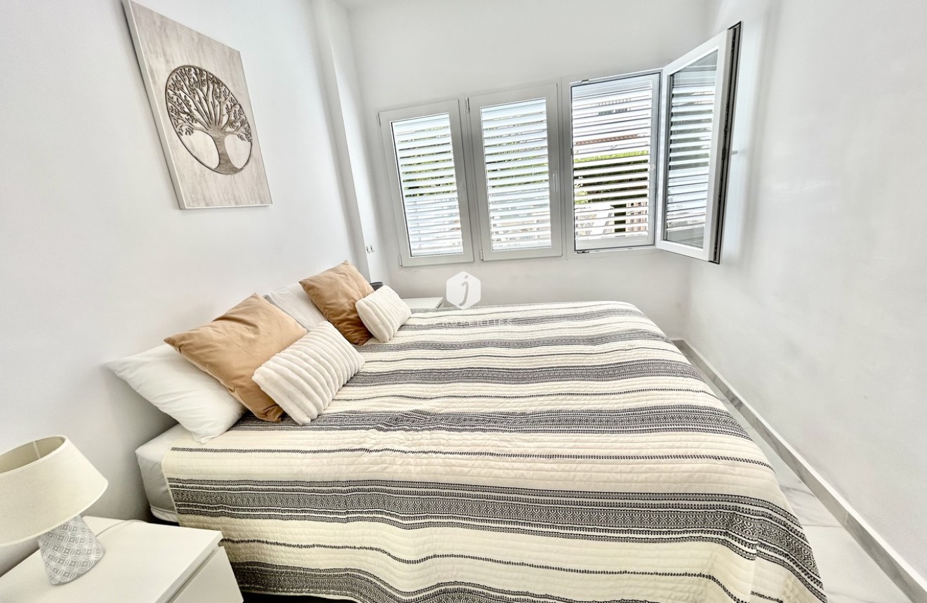 Resale - Apartment / flat -
La Zenia - Costa Blanca