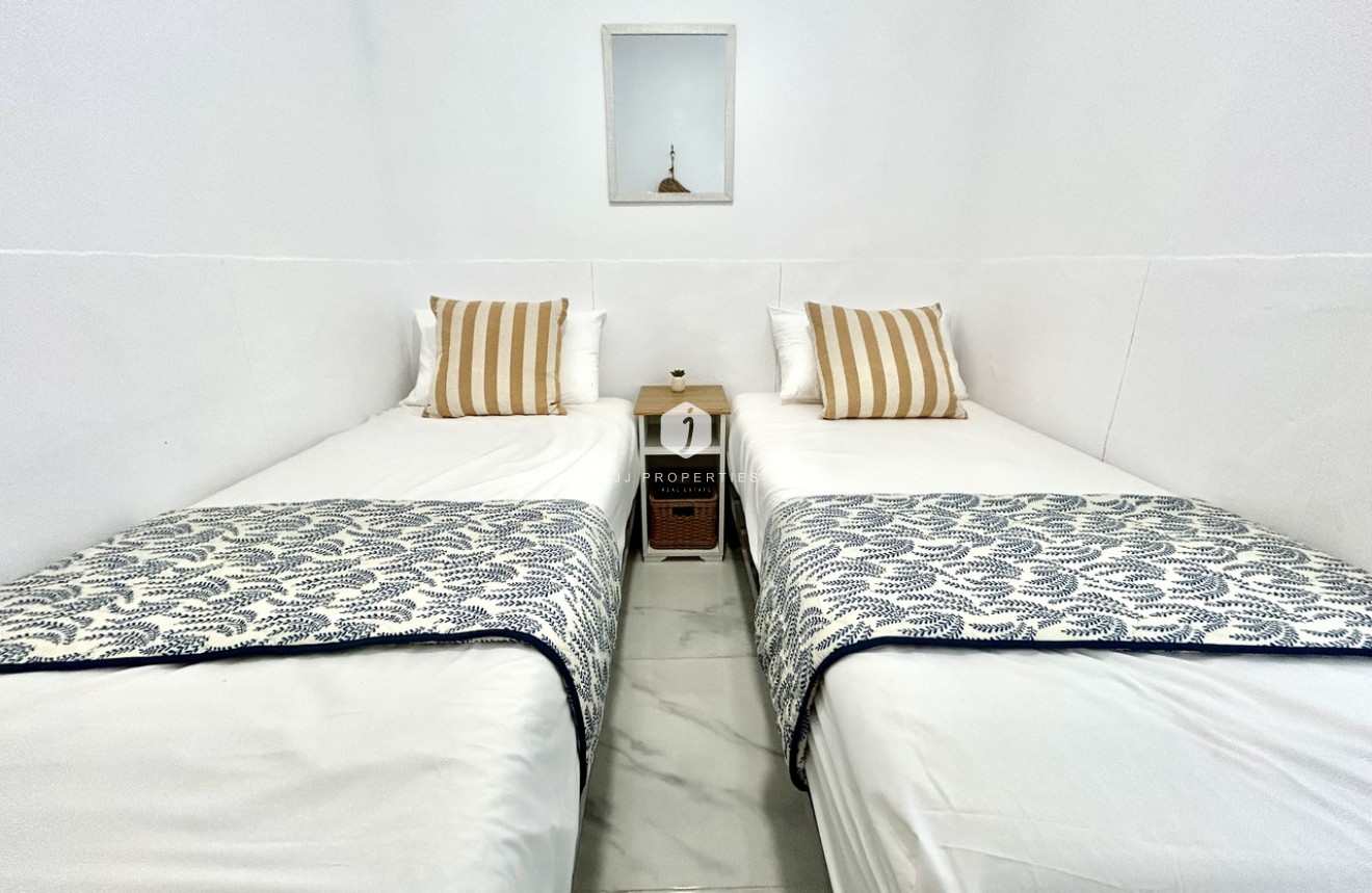 Resale - Apartment / flat -
La Zenia - Costa Blanca