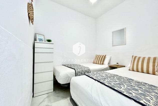 Resale - Apartment / flat -
La Zenia - Costa Blanca