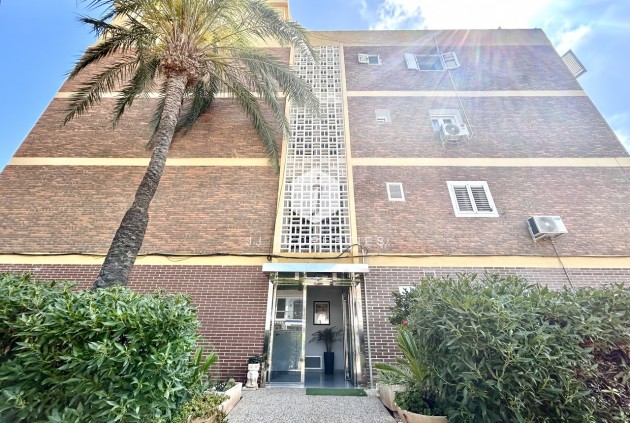 Resale - Apartment / flat -
La Zenia - Costa Blanca