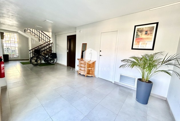 Resale - Apartment / flat -
La Zenia - Costa Blanca