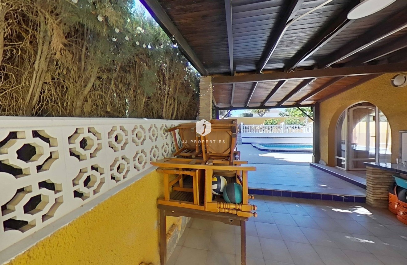 Resale - Villa -
Torrevieja - Los Balcones